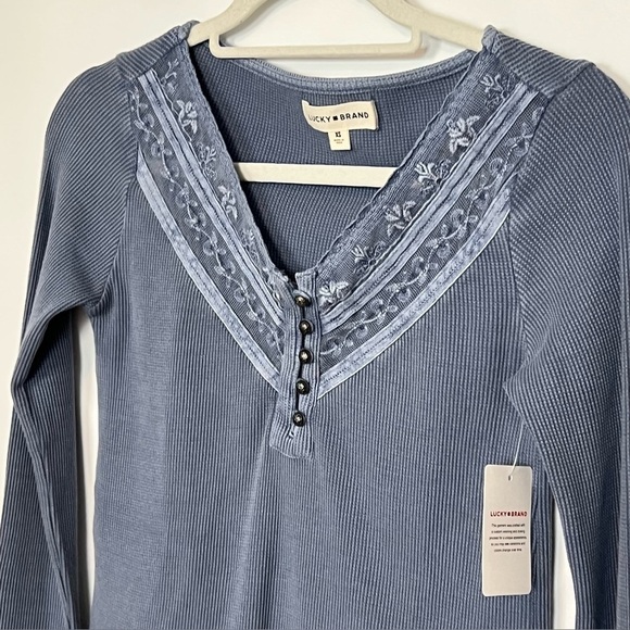 NWT Lucky Brand Embroidered Yoke Henley Top long sleeve Stone Wash Blue XS - Picture 3 of 6